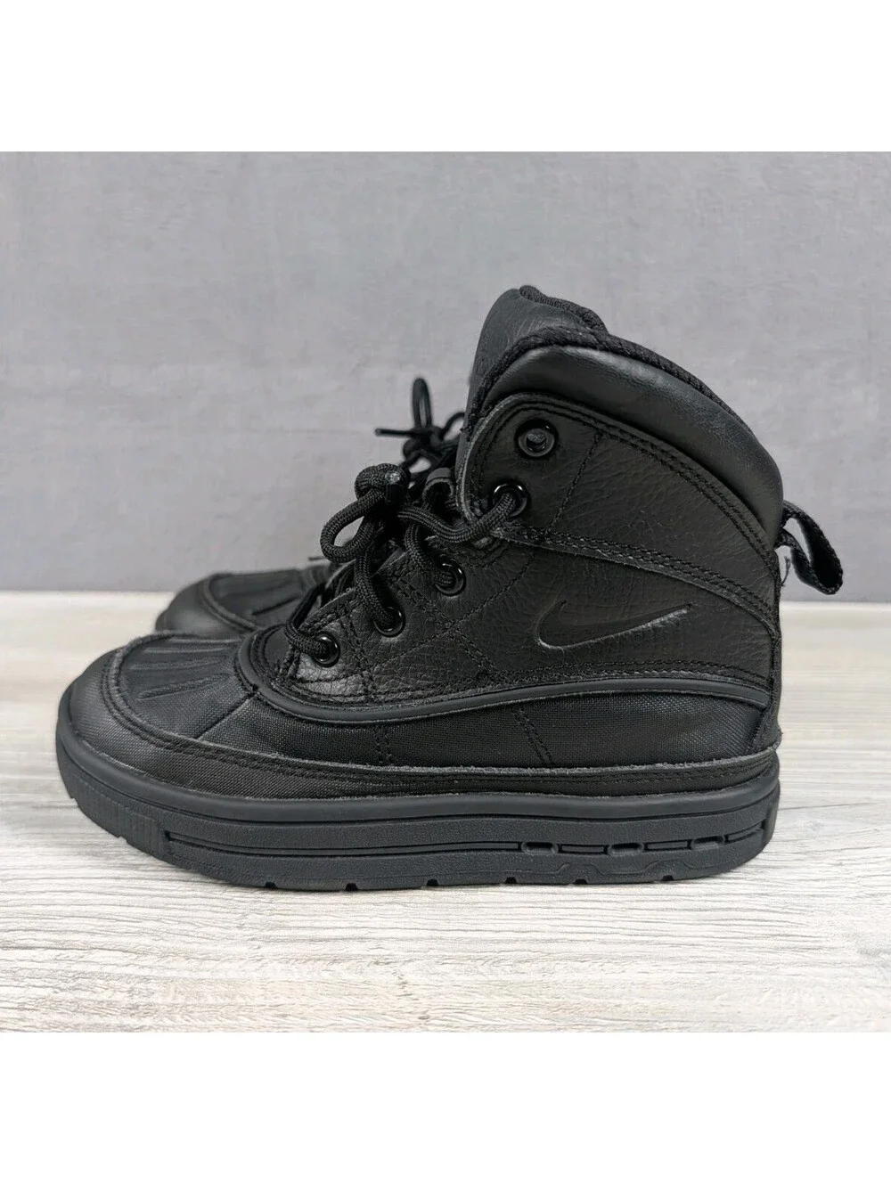 Nike ACG Kids 12C Black Woodside II Hiking Winter Boots Waterproof Leather Youth